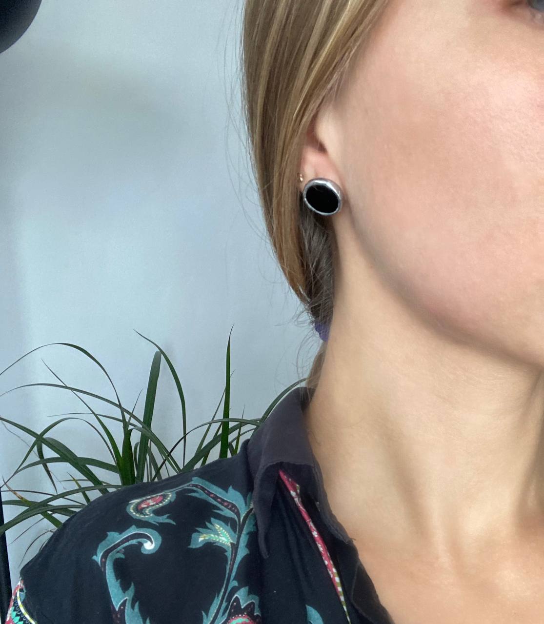 Black Stained Glass earrings, 18 mm, Round Circle stud earrings