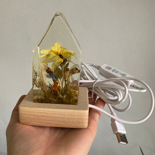 Epoxy Resin "House" Lamp with flowers, Handmade Home Decor Bedside LED Lamp, Unique Resin Lighting for Bedside Table, Nightstand Decorations for Bedroom, Mother's Day Gift