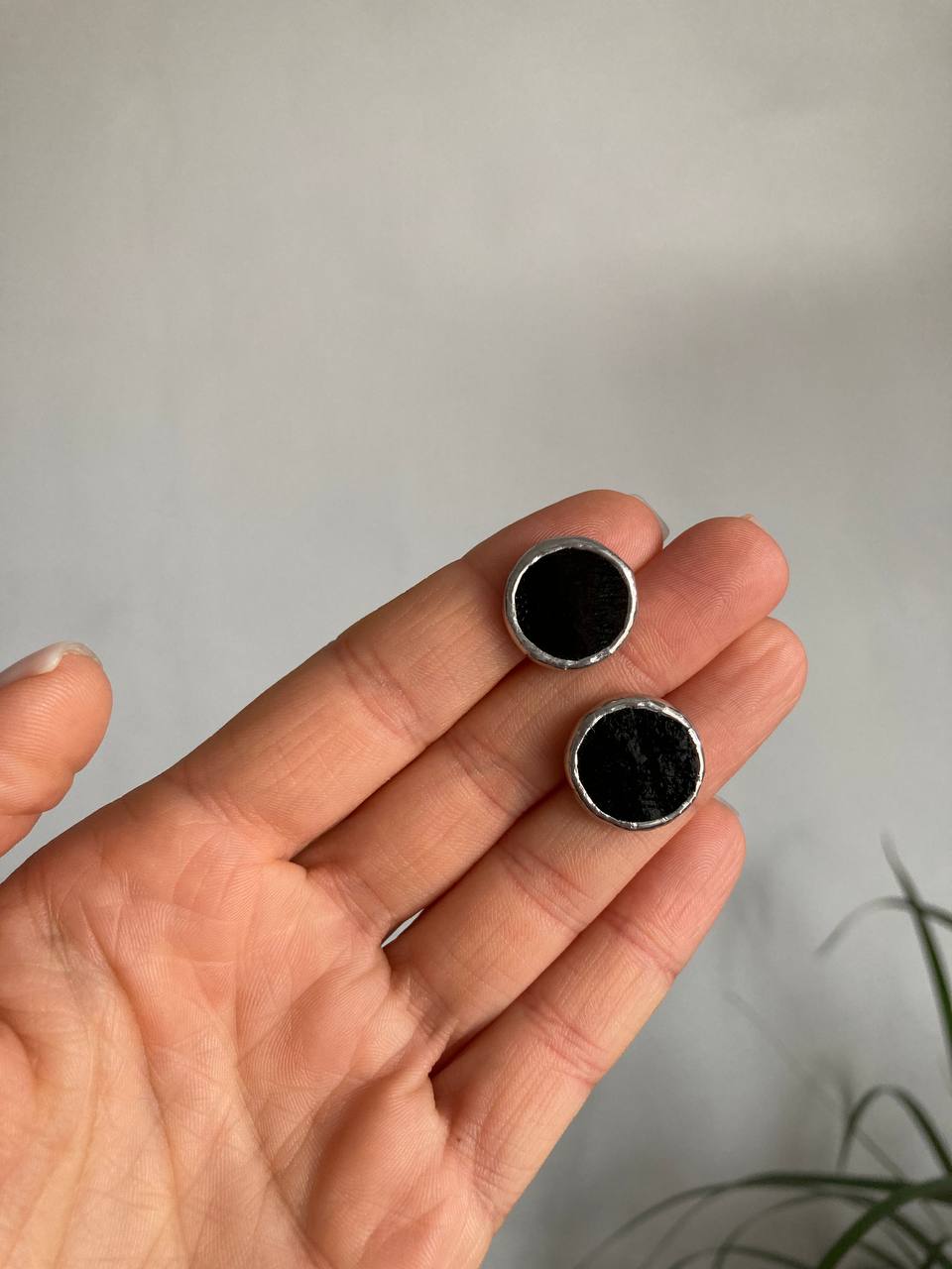 Black Stained Glass earrings, 18 mm, Round Circle stud earrings