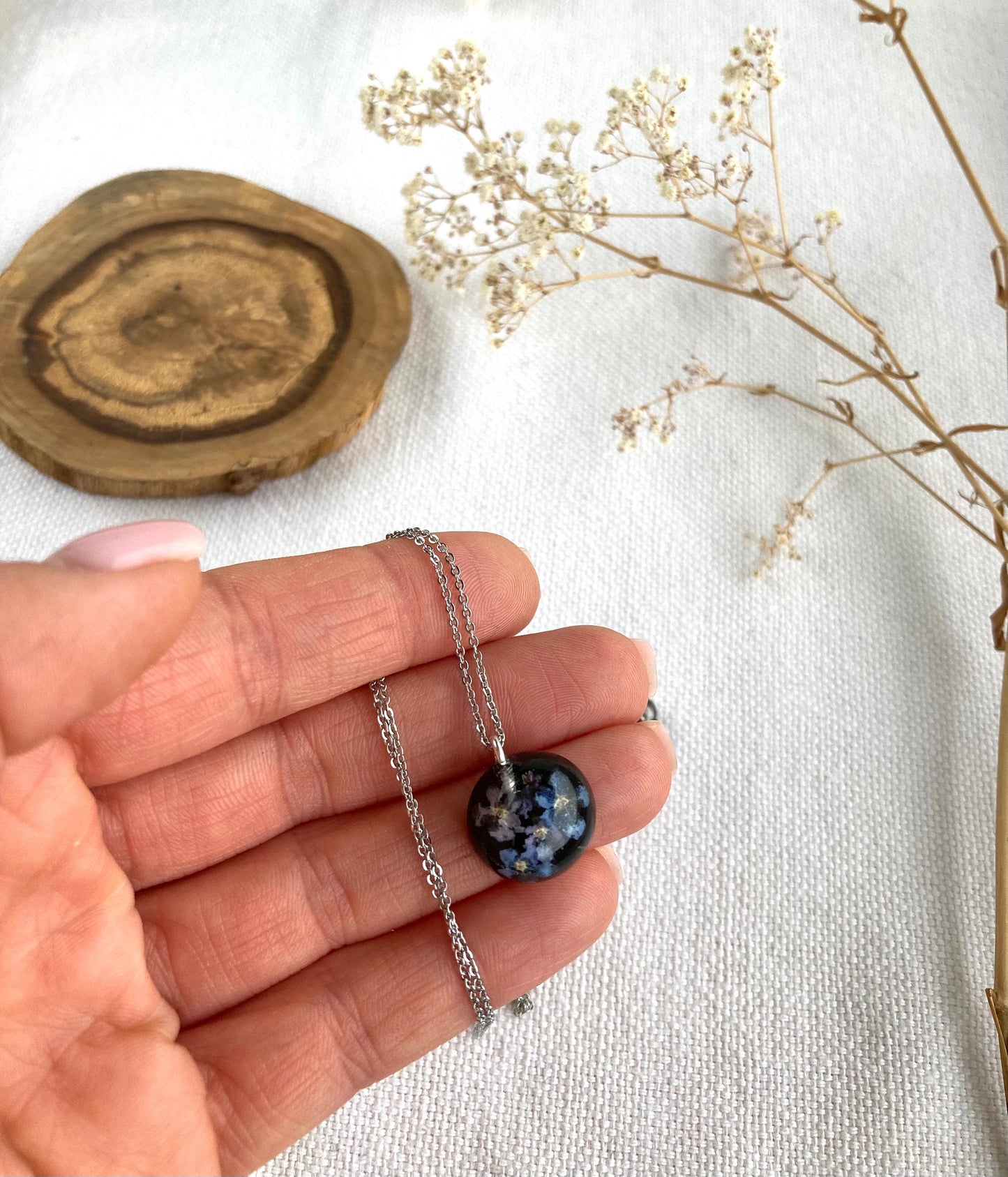 Tiny Forget me nots Necklace, Memorial Necklace, Something Blue, Pressed Flower, Epoxy flower, Birth flower jewelry, Christmas gift