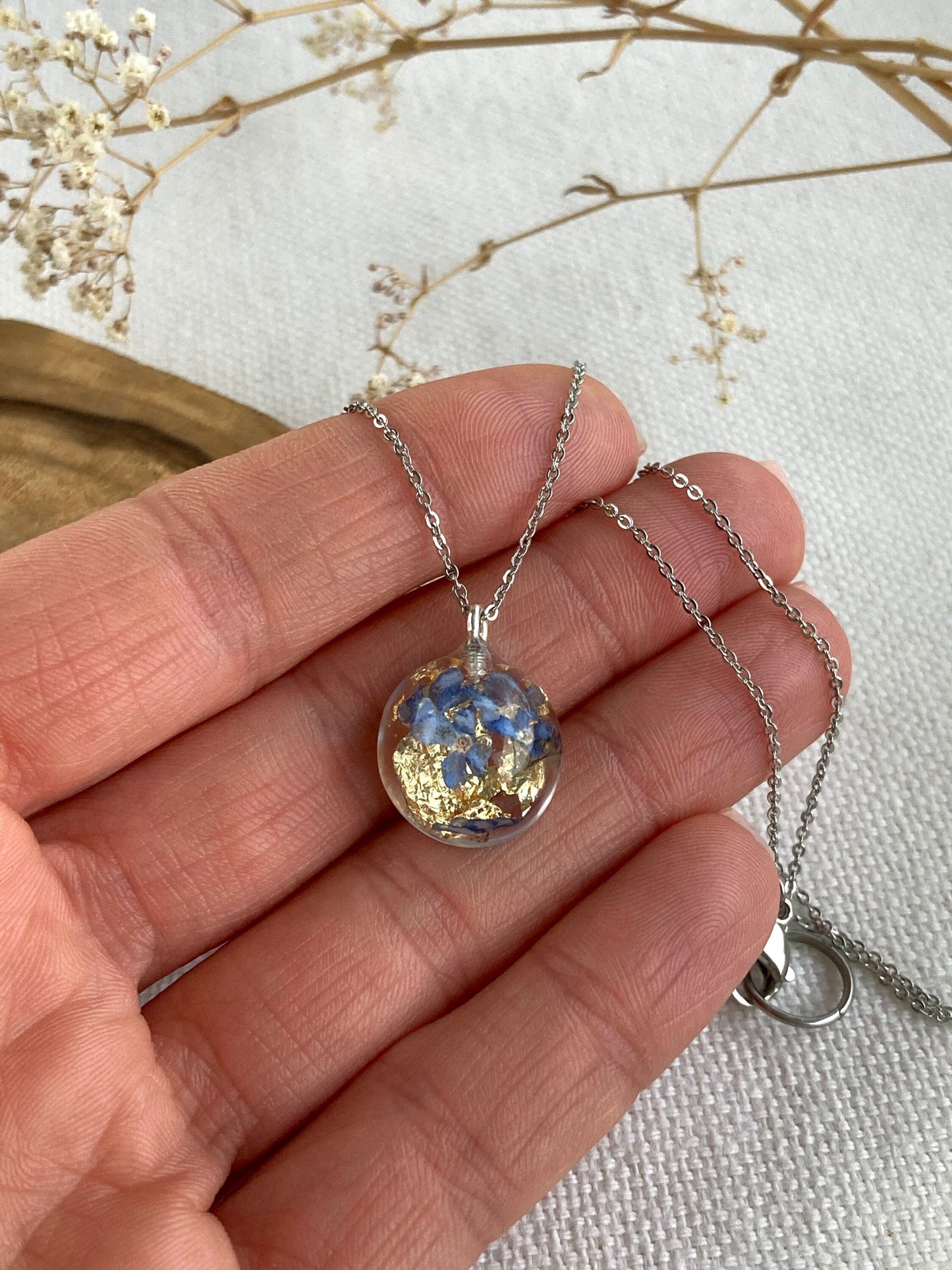 Pressed flower Forget me not Resin necklace, Memorial jewelry, Wedding jewelry, Dried flower jewelry