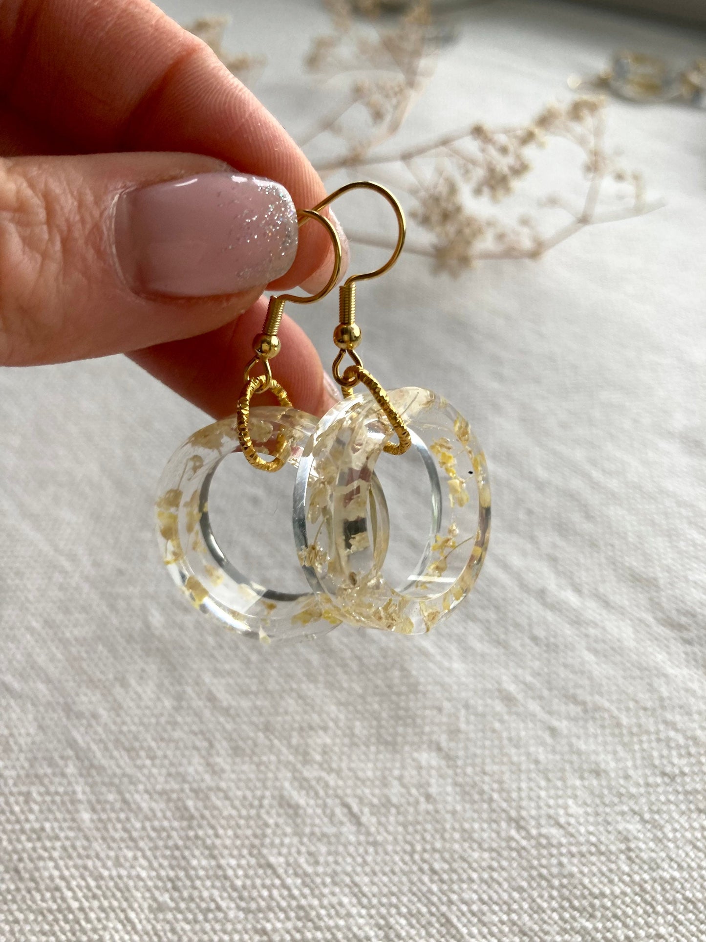 Golden hoops earrings with charm flowers style, Pressed flowers earrings, Mother’s Day gift