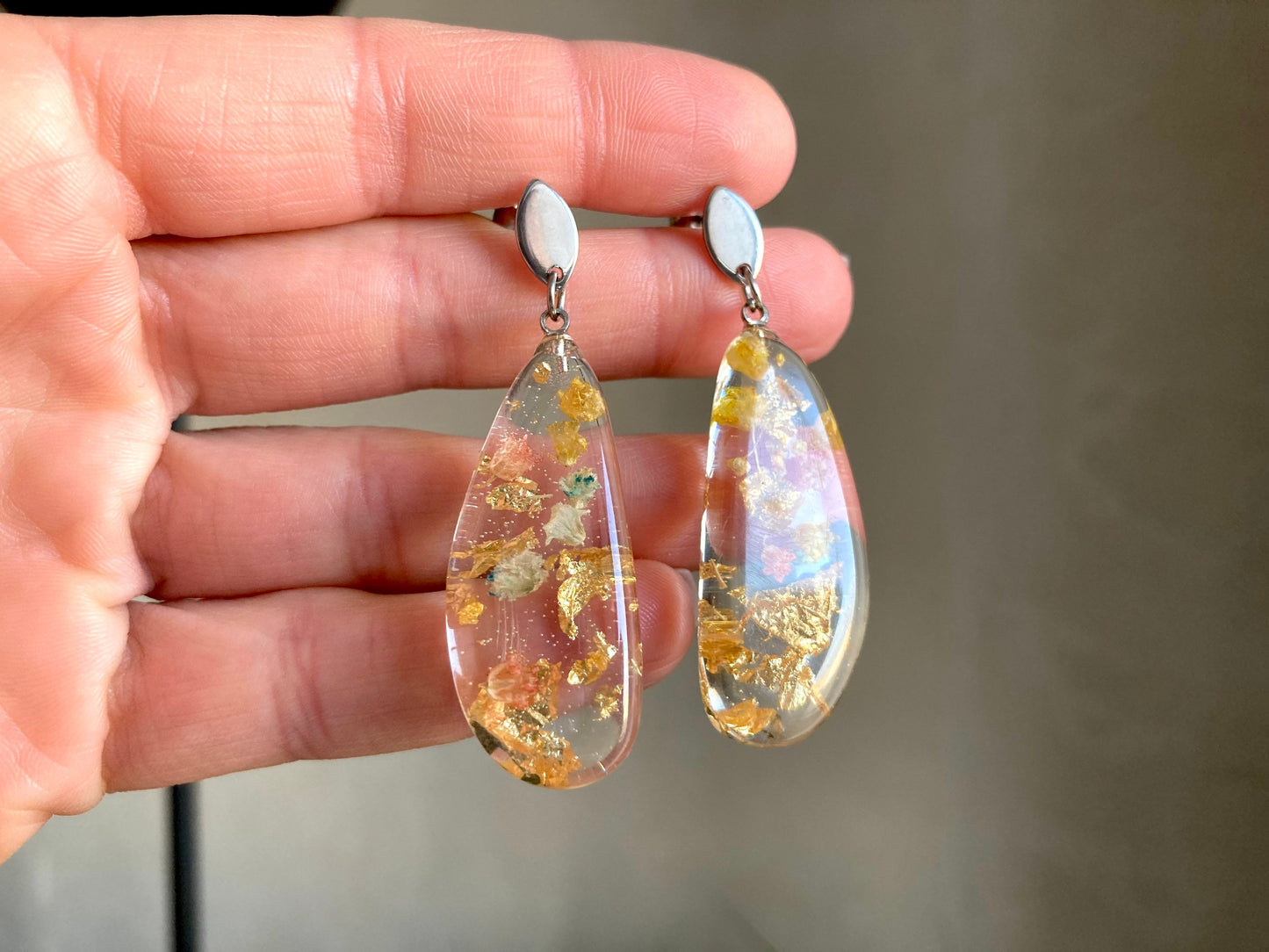 Resin Earrings with Real Flowers, Dangling Earrings, Forgetmenot earrings, Real Flower earrings, Hanging earrings, gift for mom, Christmas