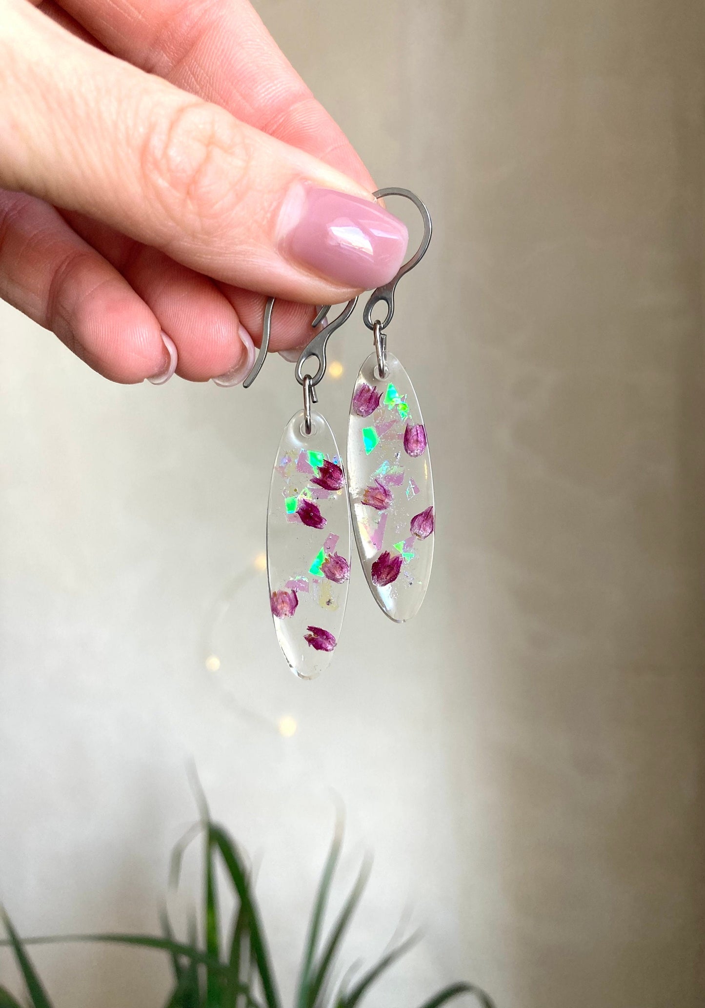 Oval resin earrings with flowers, Oval drop earrings, Gift for mom, Gift for her, Mother’s Day gift